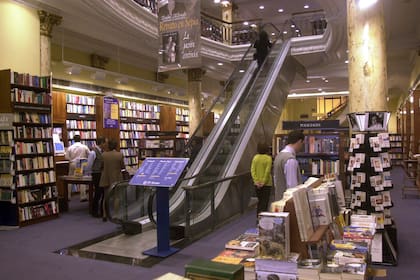 Yenny-El Ateneo recupera hoy su actividad de e-commerce en Tematika.com