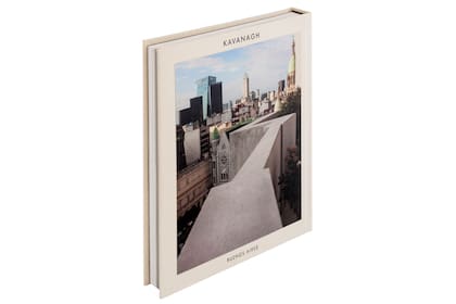 Contratapa del libro "Kavanagh"
