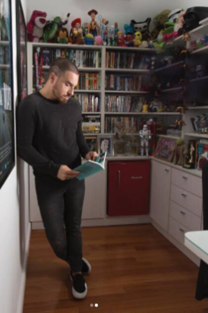 Libros, muñecos de colección y objetos de la cultura pop