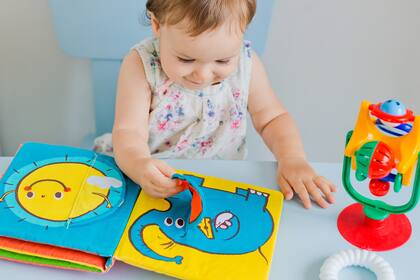 Libros para bebés: durante la cuarentena aumentó la venta y la oferta de colecciones diseñadas para los más chicos