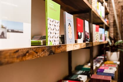 Libros por doquier.