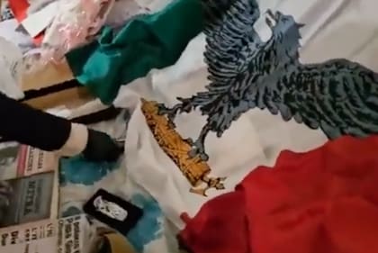 Libros, ropa y otros elementos confiscados durante los allanamientos