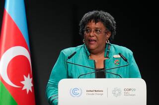 Líder de Barbados tacha de “absurda” la idea de que antiguas colonias indemnicen a Reino Unido