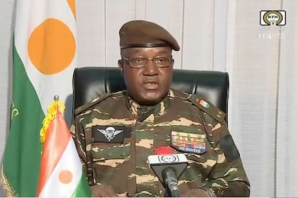 Líder de Níger acusa a Francia, Benín y Costa de Marfil de ataque en aeropuerto