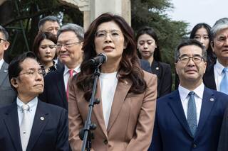 Líder opositora de Taiwán se reúne con presidente de China mientras ambos piden la paz