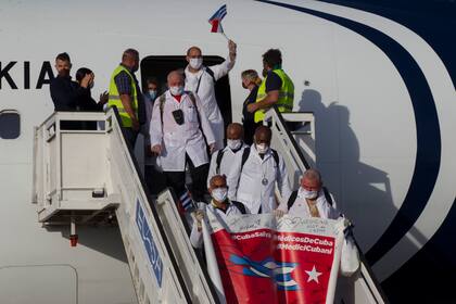 Líderes del Caribe se oponen a política de EEUU que ataca misiones médicas cubanas