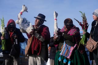 10.000 músicos y danzarines toman La Paz en la mayor fiesta religiosa de los Andes de Bolivia