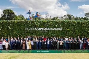 Líderes posan para la foto de familia durante la Conferencia de las Naciones Unidas sobre el Cambio Climático COP 30
