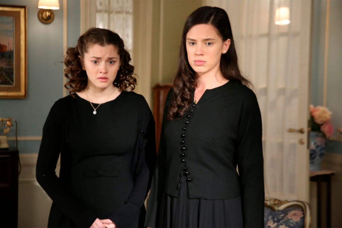 Lidia (Minerva Casero) le cuenta a su hermana (Delfina Chaves) acerca del crimen que cometió Gabriel (Federico Salles), y cómo su madre (Virginia Innocenti) intentó encubrirlo