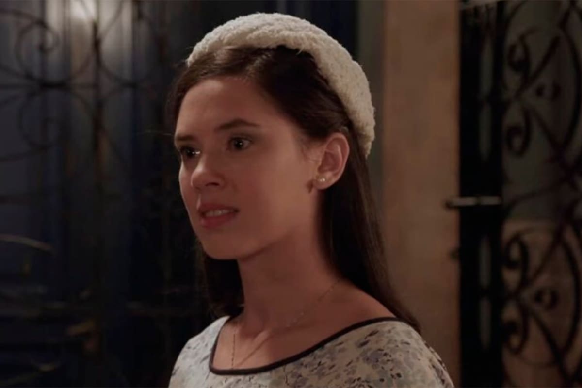 Lidia (Minerva Casero) le cuenta a su hermana (Delfina Chaves) acerca del crimen que cometió Gabriel (Federico Salles), y cómo su madre (Virginia Innocenti) intentó encubrirlo