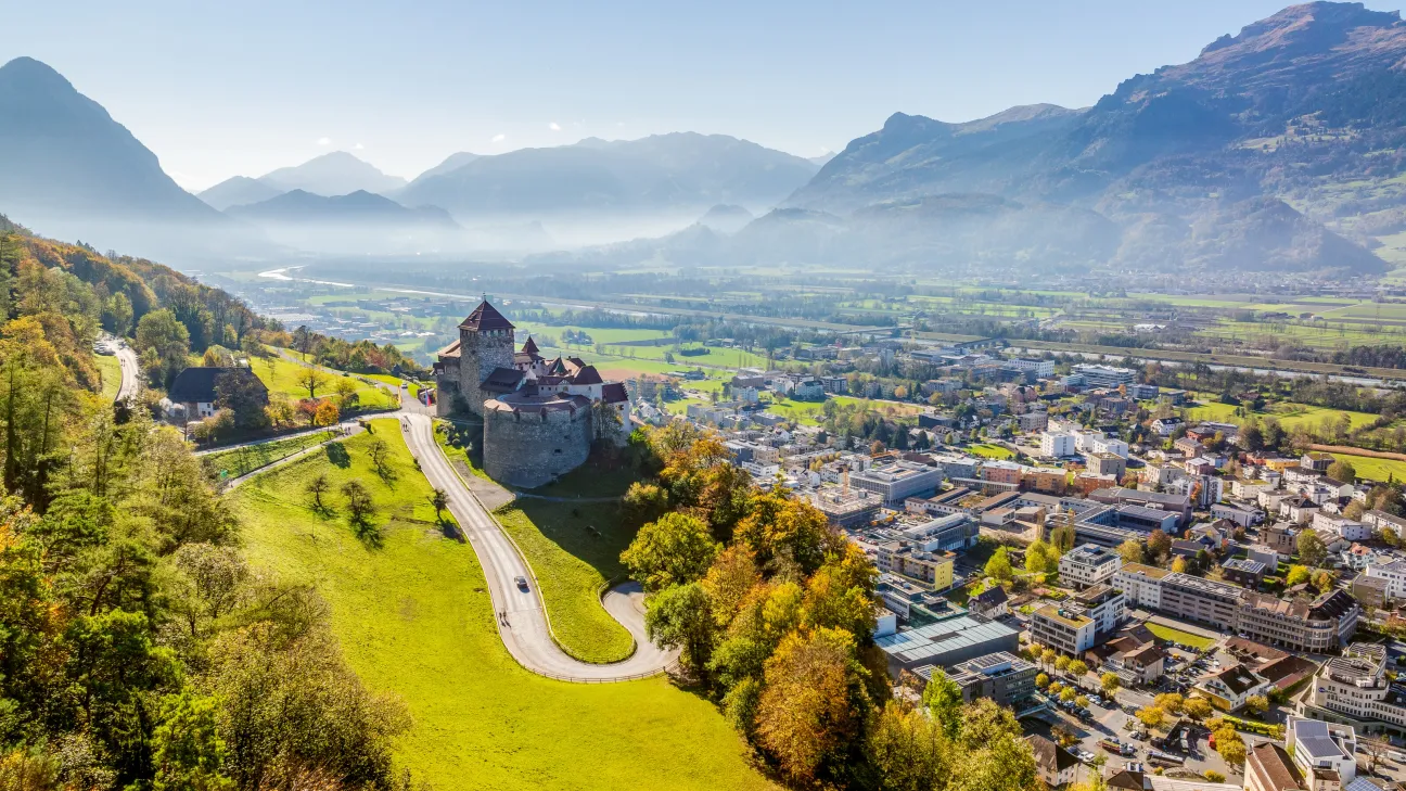 Liechtenstein se ubica en el corazón de los Alpes