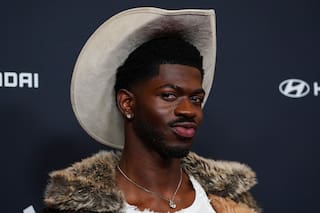 Lil Nas X, detenido por presuntamente arremeter contra la policía en LA donde caminó casi desnudo
