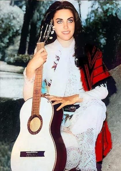 Lilian Deasti, en modo gauchesca y payadora