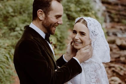 Lilly Collins se casó con Charlie McDowell