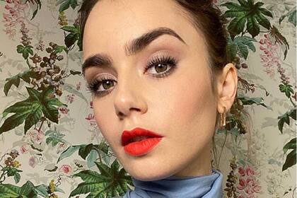 Lily Collins anunció su compromiso con el director de cine Charlie McDowell