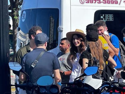 Lily Collins es vista por las calles de Buenos Aires