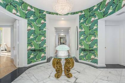 Lily Collins vendió su impresionante mansión de Beverly Hills por US$ 13,5 millones a fines de febrero (Realtor)