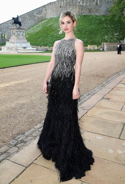 Lily James asegura que la actuación la ayuda a explorar el dolor