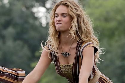 Lily James protagonizará la película de Trapero The Paris Trap