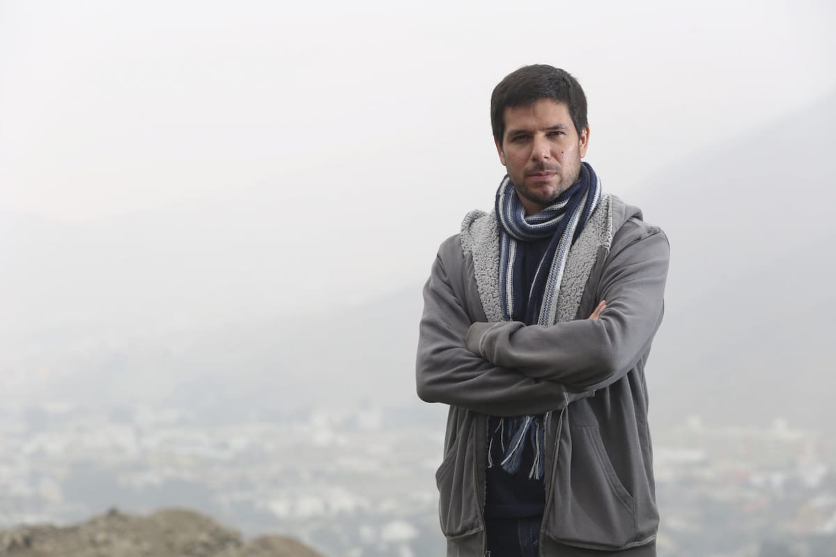 LIMA, 15 DE JULIO DE 2015
RETRATO DE RENATO CISNEROS EN LOS JARDINEZ DE LA PAZ AL RECORDAR UN A-O MAS DEL FALLECIMIENTO DE SU PADRE.
FOTOS:ALONSO CHERO