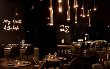 Lima Estilo Nikkei Miami está ubicado en 180 Crandon Blvd, Key Biscayne, Florida