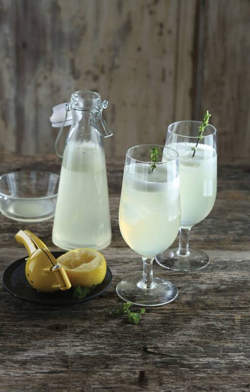 Limonada con menta y jengibre.