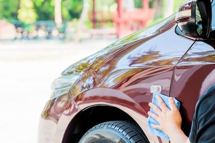Limpiar el auto puede ayudar a generar hábitos más organizados y aportar sensación de control