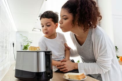 Limpiar una tostadora puede ser una tarea muy complicada y que pocos saben cómo realizar correctamente (imagen ilustrativa)