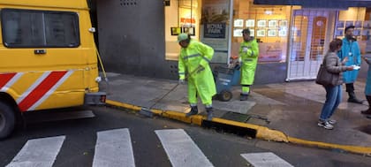 Limpieza en la zona del departamento de Cristina Kirchner