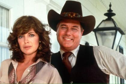 Linda Gray y Larry Hagman en Dallas (Foto: CBS)