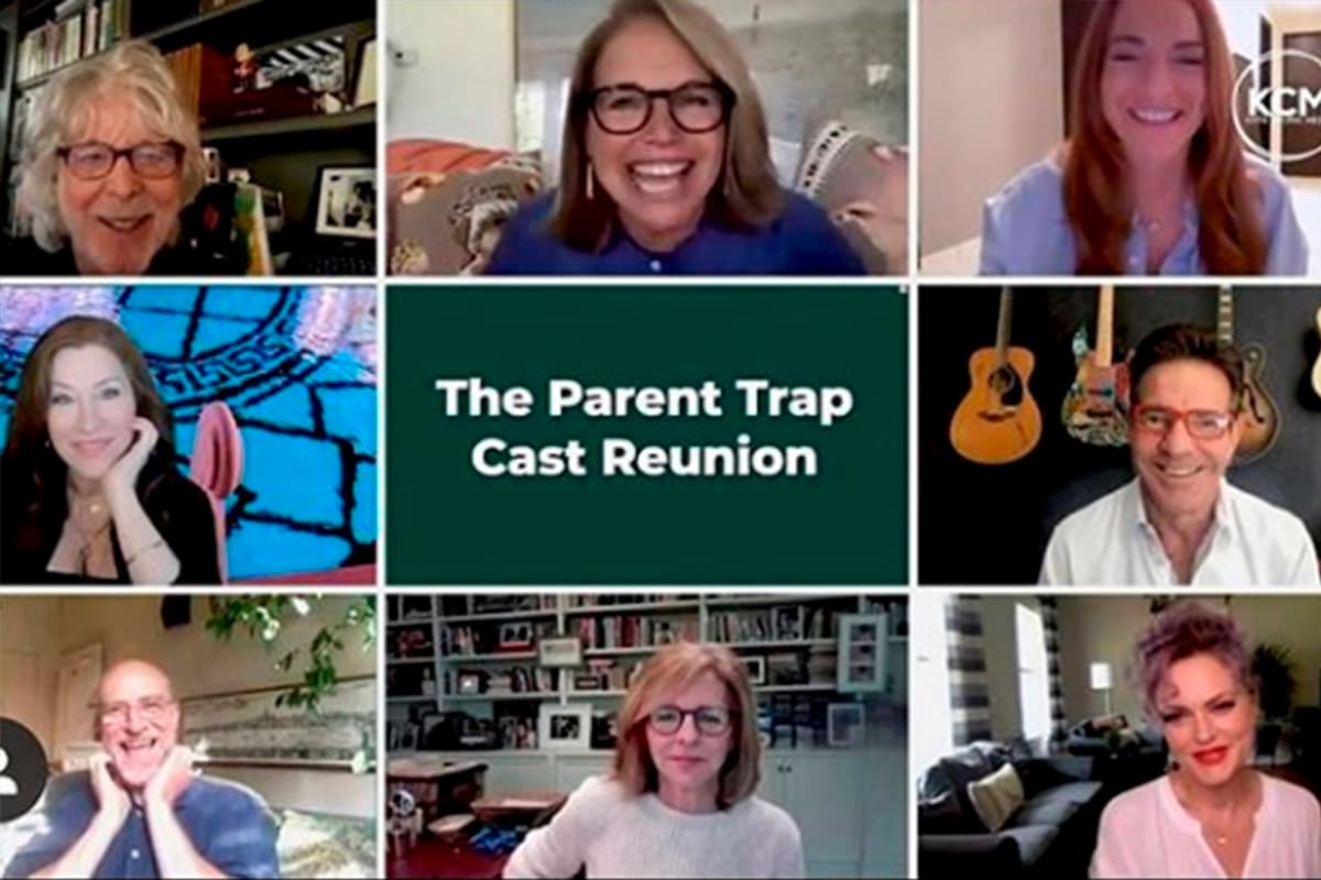 Lindsay Lohan junto a parte del elenco de Juego de gemelas, a 22 años de su estreno