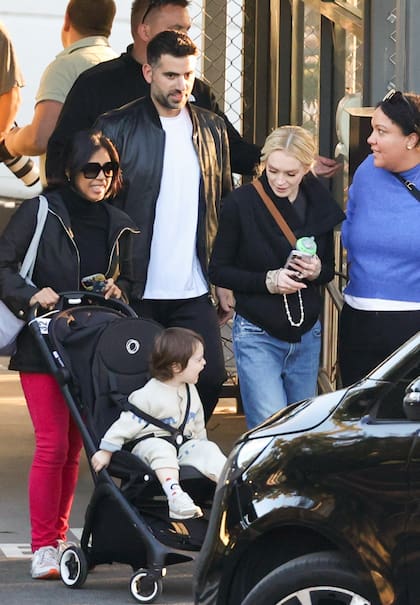 Lindsay Lohan viajó hasta Australia para la première de Un viernes de locos en Sidney. La actriz, hoy en el centro de atención por su gran regreso a escena, aprovechó la oportunidad y convirtió el viaje de trabajo en una aventura familiar. Ayer visitó el famoso Zoológico Taronga junto a su esposo Bader Shammas y su pequeño hijo Luai
