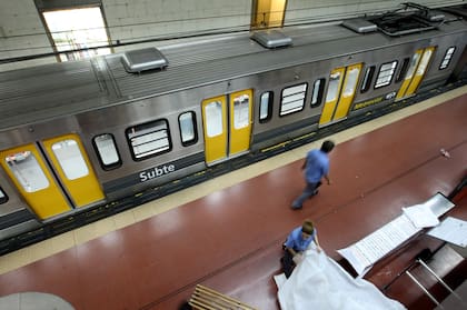 Entre las mejoras de largo aliento, se ampliará el taller de Congreso de Tucumán (línea D) para mantenimiento y guardado de coches