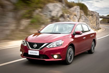 Líneas renovadas para el sedán compacto de Nissan