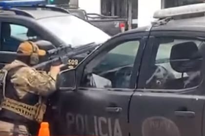 Liniers: un policía de la Ciudad se atrincheró en su casa y se desplegó un operativo