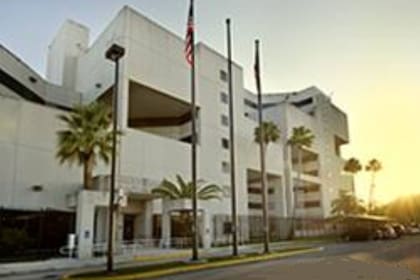 Link y Depaz estaban alojados en diferentes pisos del Centro Correccional Turner Guilford Knight de Miami-Dade