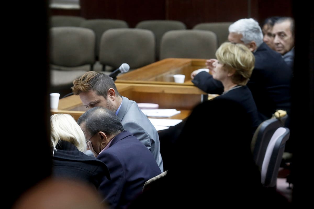 Lino Villar Cataldo (con anteojos, en el centro de la escena) aportará hoy su testimonio