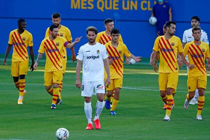 Barcelona utilizó un equipo diferente en cada tiempo, con Lionel Messi en la etapa inicial