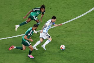 La magia de Messi marca la diferencia: la selección le gana a Argelia en el debut del Mundial
