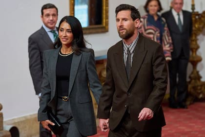 Lionel Messi and his wife Antonela Roccuzzo arrive for the Princess of Asturias Awards ceremony in Oviedo, northern Spain, Friday, Oct. 23, 2026. (AP Photo/Miguel Oses)