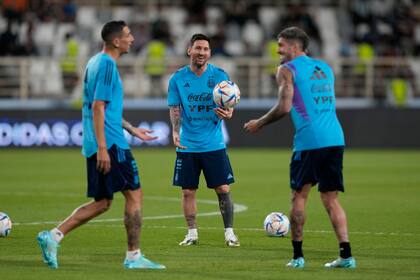 Lionel Messi, Ángel Di María y Rodrigo de Paul, tres de los jugadores más importantes de la selección argentina