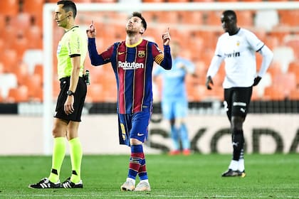 Lionel Messi anotó dos tantos para Barcelona