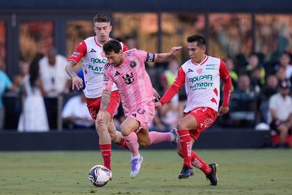 Lionel Messi antes de lesionarse con Inter Miami en el partido ante Necaxa, marcado por Raúl Sánchez y José Rodríguez, por la Leagues Cup