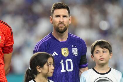 Lionel Messi, antes del momento del himno argentino, en el triunfo del viernes ante Honduras