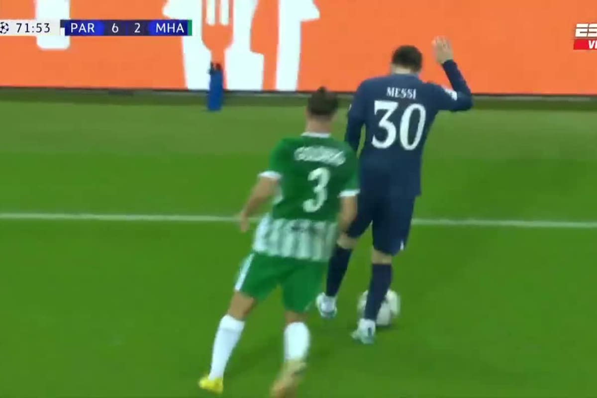 Lionel Messi asustó a todos en el partido del Paris Saint Germain