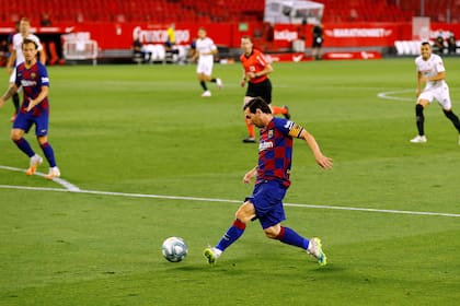 Lionel Messi buscará esta tarde su gol número 700
