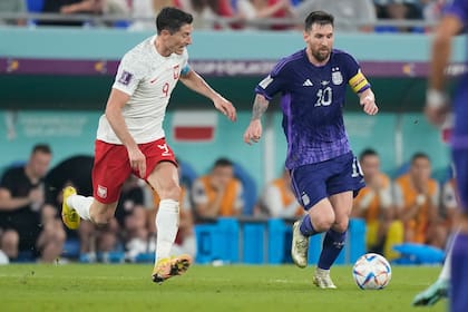 Lionel Messi con la Argentina y Robert Lewandowski con Polonia son dos de las figuras que jugarán octavos de final