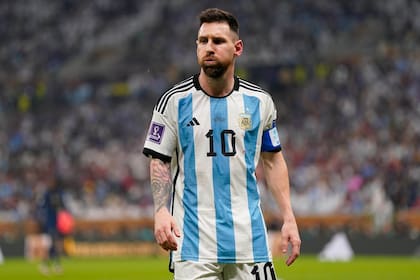 Lionel Messi confirmó que seguirá vistiendo la camiseta de la selección argentina al menos por un tiempo más