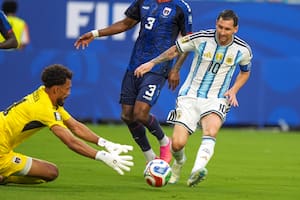 La magia de Messi rompe cualquier esquema: golazo del capitán y Argentina ya le gana a Cabo verde