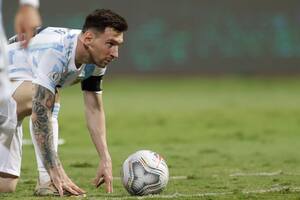 Hernán Crespo: "Messi ve lo que nosotros, humanos, no vemos. Messi está en otra dimensión mental"